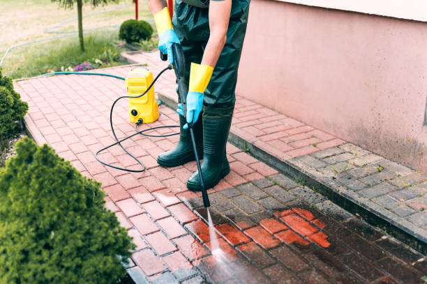 Best Deck Cleaning Services  in Indnola, IA